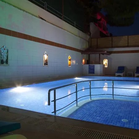 ナサ フローラ 2* アンタルヤ