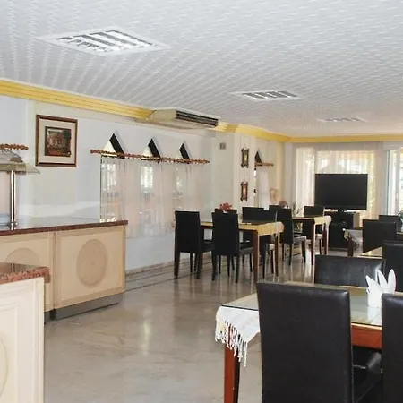 ホテル ナサ フローラ アンタルヤ