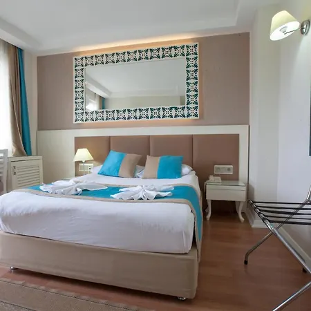 Nasa Flora מלון 2*